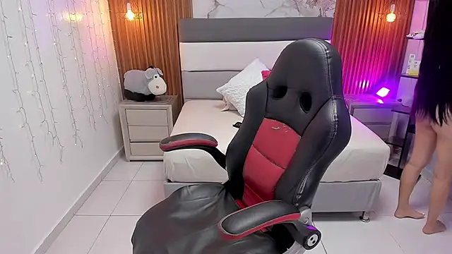 ROSIE MOSS online show from September 8, 2025, 10:20 pm