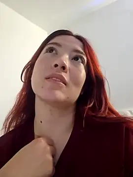 lunnaa  online show from October 21, 2025, 5:07 am