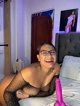 Snapshot of ema_zoe chatting on November 27, 2025, 12:11 am ema zoe online show from November 27, 2025, 12:11 am