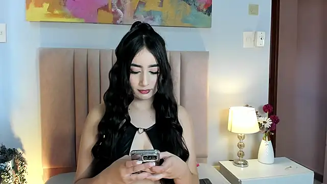 SerenaAveline online show from October 25, 2025, 9:37 pm