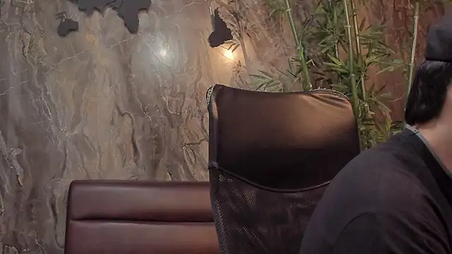 Eryonbradley online show from March 14, 2026, 11:27 am