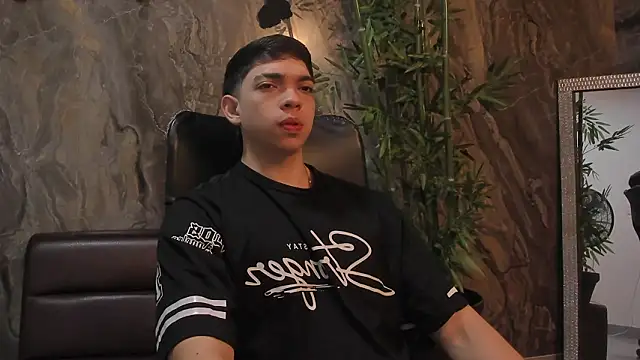 Eryonbradley online show from March 13, 2026, 11:26 am