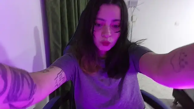 AnnaKaotic online show from October 7, 2025, 1:39 am