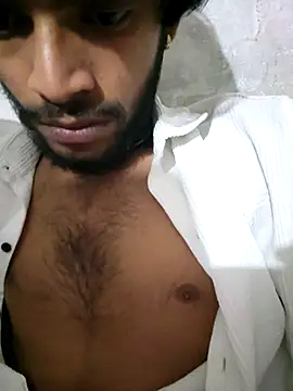 Snapshot of yashuuuu021 chatting on March 2, 2026, 7:32 pm yashuuuu021 online show from March 2, 2026, 7:32 pm