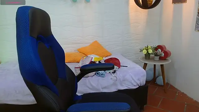 Snapshot of karlarousex chatting on October 17, 2025, 2:59 am karlarousex online show from October 17, 2025, 2:59 am