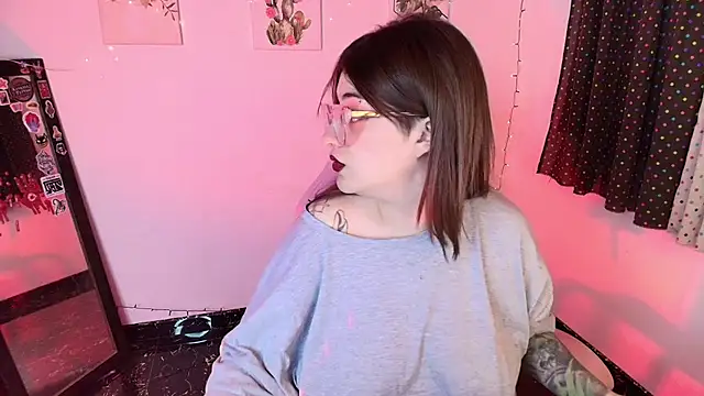 Snapshot of isaferrer06 chatting on November 4, 2025, 5:44 am isaferrer06 online show from November 4, 2025, 5:44 am