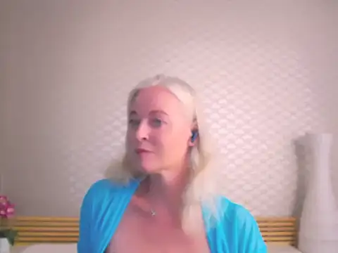Anais Janson online show from August 5, 2026, 4:12 pm
