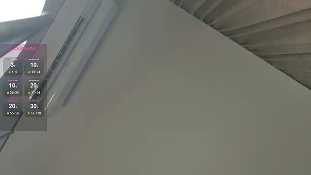 Lunainnk online show from December 23, 2025, 2:44 am