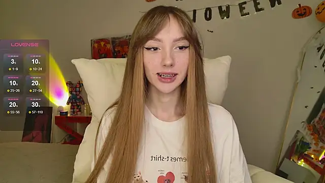 Snapshot of Lunainnk chatting on November 2, 2025, 11:32 pm Lunainnk online show from November 2, 2025, 11:32 pm