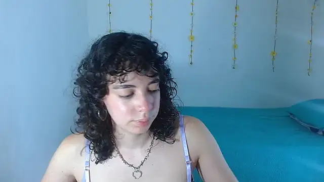 sajecrismaa online show from March 25, 2026, 7:57 pm