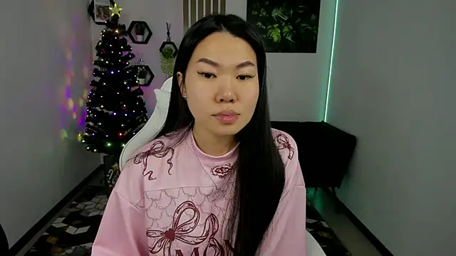 LunaPurrr online show from December 22, 2025, 11:05 pm