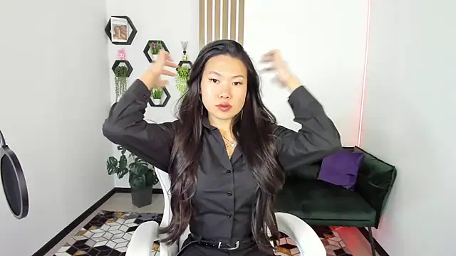 LunaPurrr online show from September 21, 2025, 1:33 am