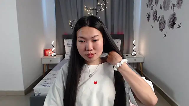 LunaPurrr online show from September 9, 2025, 11:25 pm