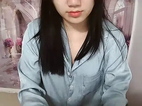 Snapshot of Linda-24 chatting on February 8, 2026, 10:07 pm Linda-24 online show from February 8, 2026, 10:07 pm