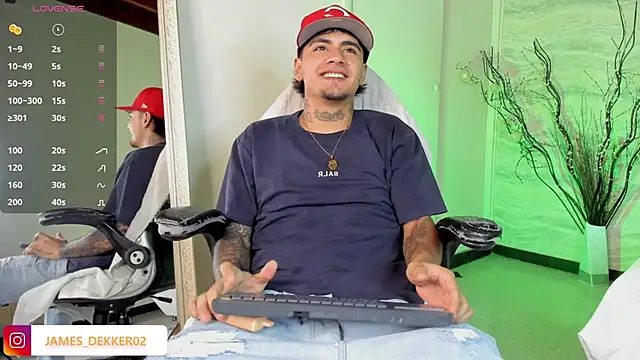 JamesDeker online show from September 15, 2025, 8:20 pm