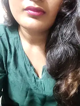 Cute pinkii online show from February 19, 2026, 7:33 pm