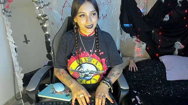 JulianaCarter online show from October 20, 2025, 7:14 pm