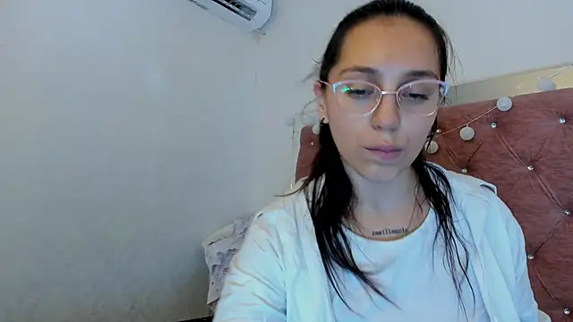 JulianaCarter online show from May 23, 2026, 7:57 pm