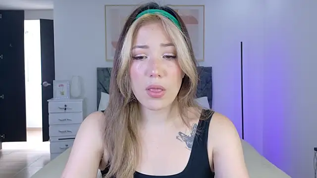 Eliih 01 online show from September 12, 2025, 6:07 pm