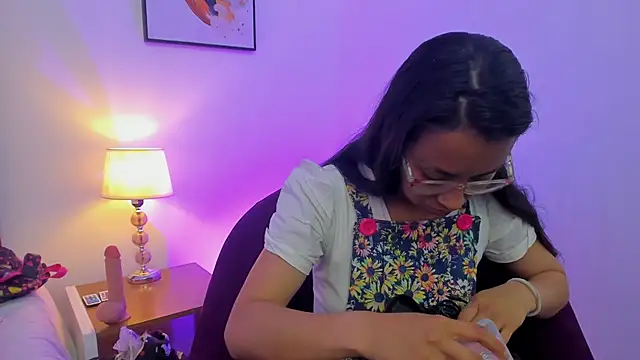 bravepetunia online show from November 24, 2025, 2:06 pm