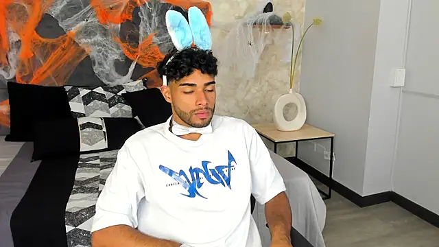 RaphaelDufort online show from October 28, 2025, 11:58 pm