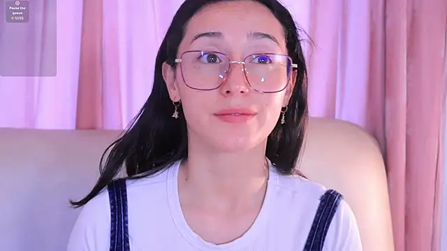 Snapshot of Ginevra_esposito chatting on November 4, 2025, 1:15 pm Ginevra esposito online show from November 4, 2025, 1:15 pm