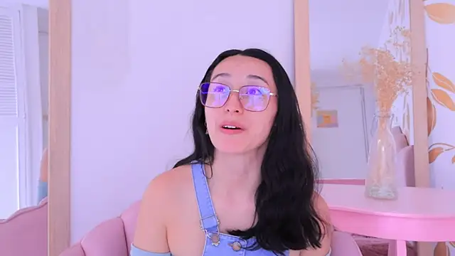 Snapshot of Ginevra_esposito chatting on November 28, 2025, 12:49 pm Ginevra esposito online show from November 28, 2025, 12:49 pm