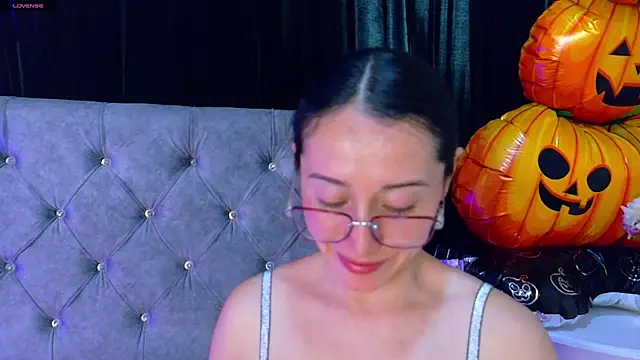 Snapshot of Ginevra_esposito chatting on October 28, 2025, 12:48 pm Ginevra esposito online show from October 28, 2025, 12:48 pm