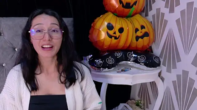 Snapshot of Ginevra_esposito chatting on October 31, 2025, 1:02 am Ginevra esposito online show from October 31, 2025, 1:02 am