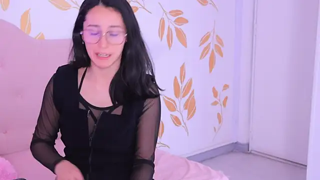 Snapshot of Ginevra_esposito chatting on October 3, 2025, 12:39 pm Ginevra esposito online show from October 3, 2025, 12:39 pm