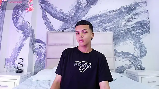 Snapshot of ThiagoCollin chatting on September 20, 2025, 6:57 pm ThiagoCollin online show from September 20, 2025, 6:57 pm