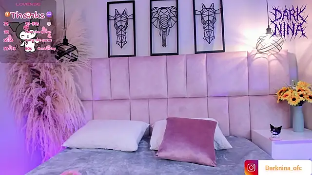 Dark nina  online show from September 25, 2025, 3:23 am