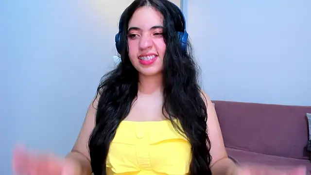 Nicol Chang online show from November 14, 2025, 8:45 pm