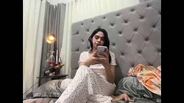 joyfulmartinaa online show from May 5, 2026, 6:44 pm