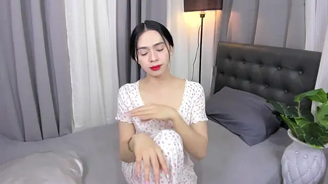 joyfulmartinaa online show from May 24, 2026, 4:51 pm