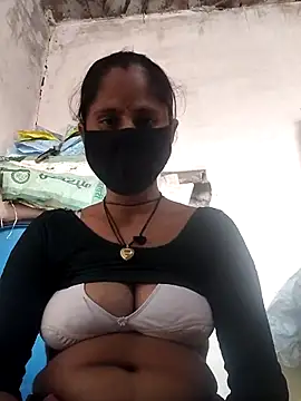 Snapshot of Hot-ilaiy chatting on November 24, 2025, 8:58 am Hot-ilaiy online show from November 24, 2025, 8:58 am