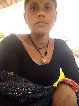 Snapshot of Hot-ilaiy chatting on November 13, 2025, 6:17 am Hot-ilaiy online show from November 13, 2025, 6:17 am