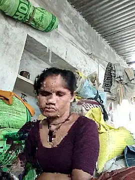 Snapshot of Hot-ilaiy chatting on October 25, 2025, 7:51 am Hot-ilaiy online show from October 25, 2025, 7:51 am