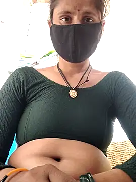 Snapshot of Hot-ilaiy chatting on November 22, 2025, 8:24 am Hot-ilaiy online show from November 22, 2025, 8:24 am