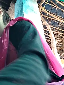 Snapshot of Hot-ilaiy chatting on October 31, 2025, 9:06 am Hot-ilaiy online show from October 31, 2025, 9:06 am