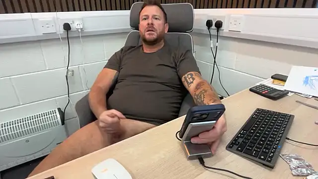 bilf1978 online show from May 15, 2026, 8:34 am