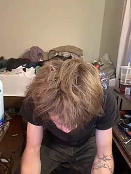 XanderOzzz online show from April 14, 2026, 12:15 am