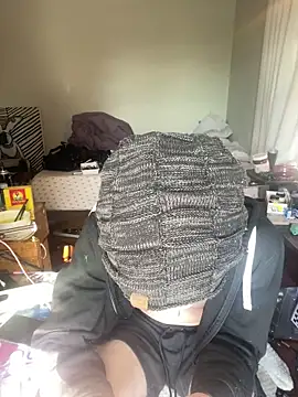 XanderOzzz online show from February 16, 2026, 7:01 pm