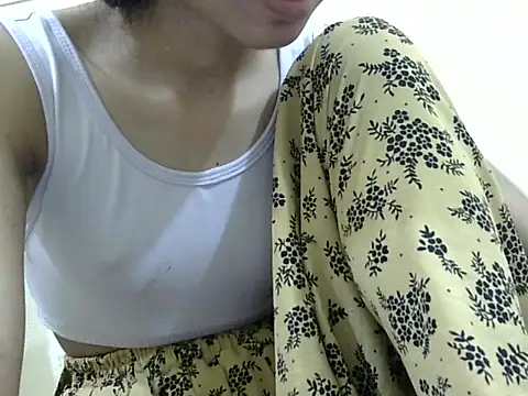 Snapshot of smallcuute chatting on December 22, 2025, 12:27 pm smallcuute online show from December 22, 2025, 12:27 pm