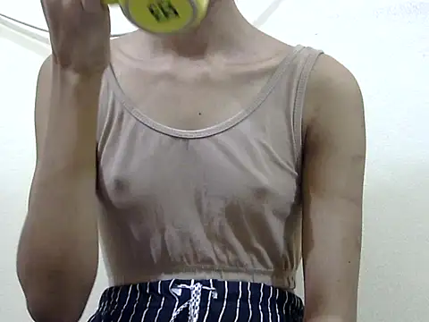 Snapshot of smallcuute chatting on December 15, 2025, 8:58 pm smallcuute online show from December 15, 2025, 8:58 pm