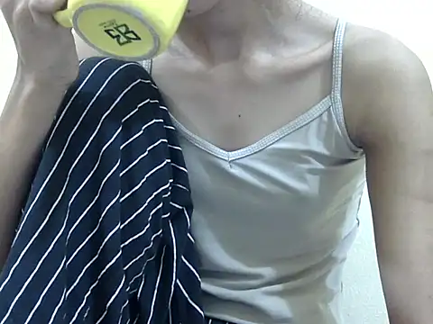 Snapshot of smallcuute chatting on January 11, 2026, 5:42 pm smallcuute online show from January 11, 2026, 5:42 pm