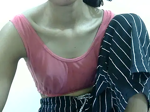 Snapshot of smallcuute chatting on December 20, 2025, 12:08 pm smallcuute online show from December 20, 2025, 12:08 pm