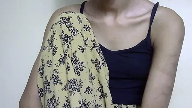 smallcuute online show from February 14, 2026, 8:20 pm