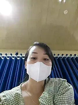 Laurie369 online show from September 17, 2025, 12:40 pm