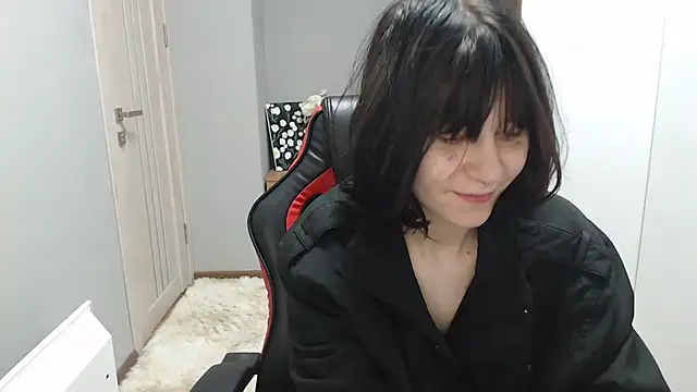 Snapshot of TinaQuiin chatting on October 18, 2025, 8:05 am TinaQuiin online show from October 18, 2025, 8:05 am